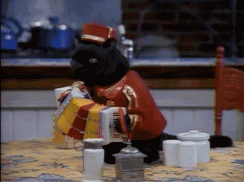 开云体育在线-西甲争冠形势激烈，皇马紧追巴萨，西甲皇马对巴萨比赛直播