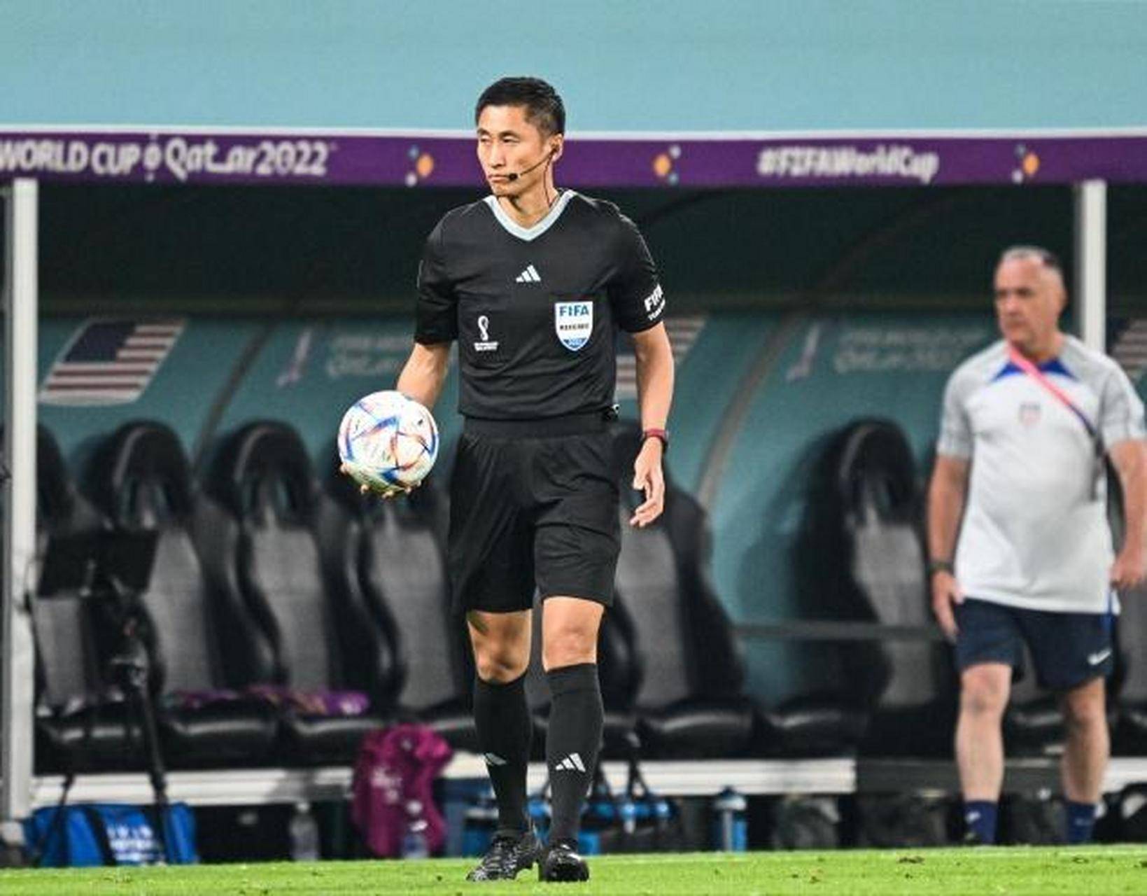 李铁辞去国家队主帅，谁将接任成为焦点？