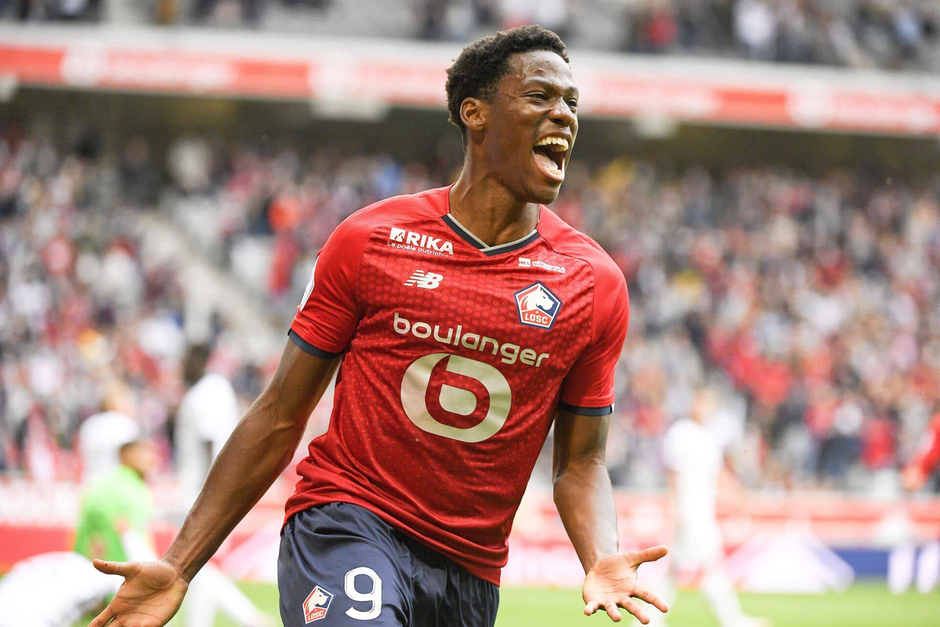 德甲新星崛起:未来的焦点角色的简单介绍 德甲新星崛起:未来的焦点角色的简单介绍