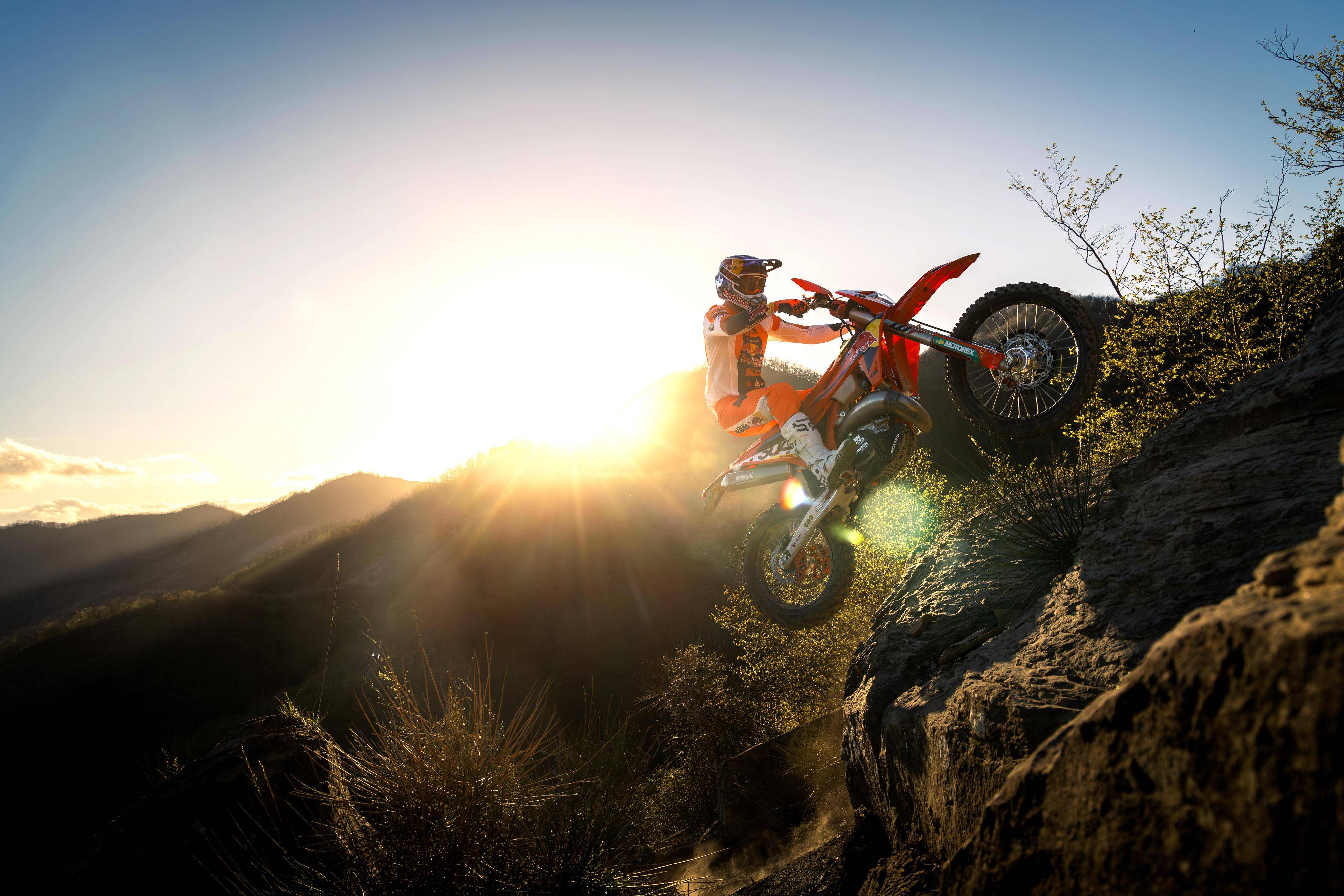 包含国际越野赛：黑暗中的勇气与坚韧的词条