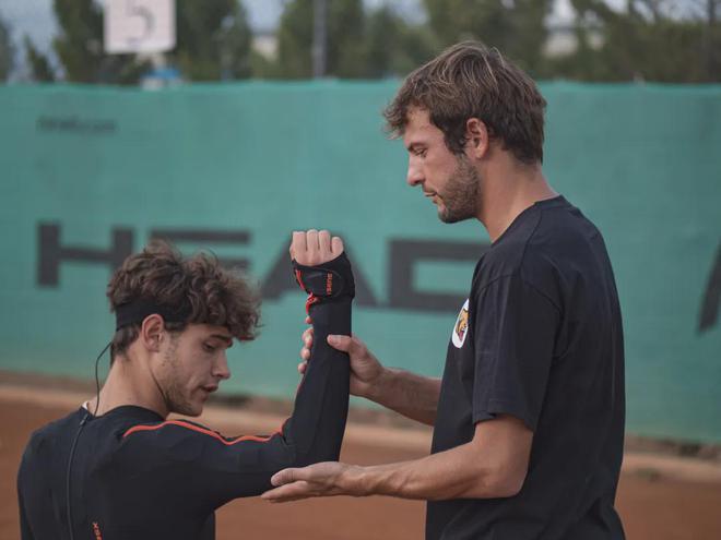 职业运动员与青少年之间的互动与影响 职业运动员与青少年之间的互动与影响