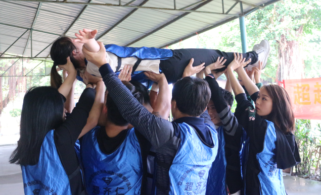 各大赛事中的团队协作与默契分析 各大赛事中的团队协作与默契分析