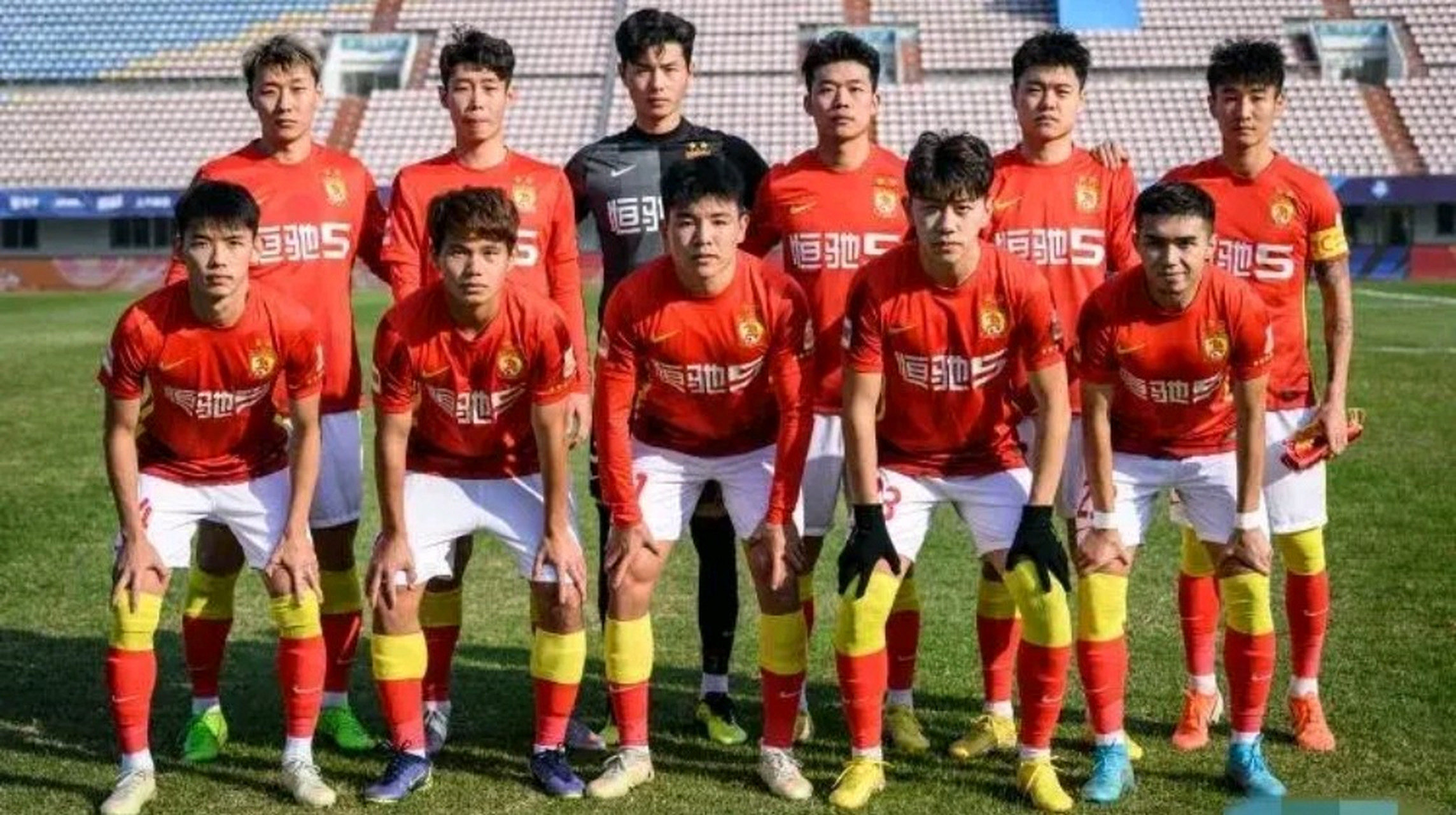 各支球队在面对困难时的应对策略