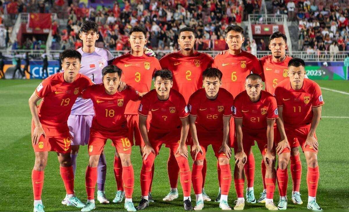国足新阵容亮相，众多年轻球员备受关注的简单介绍